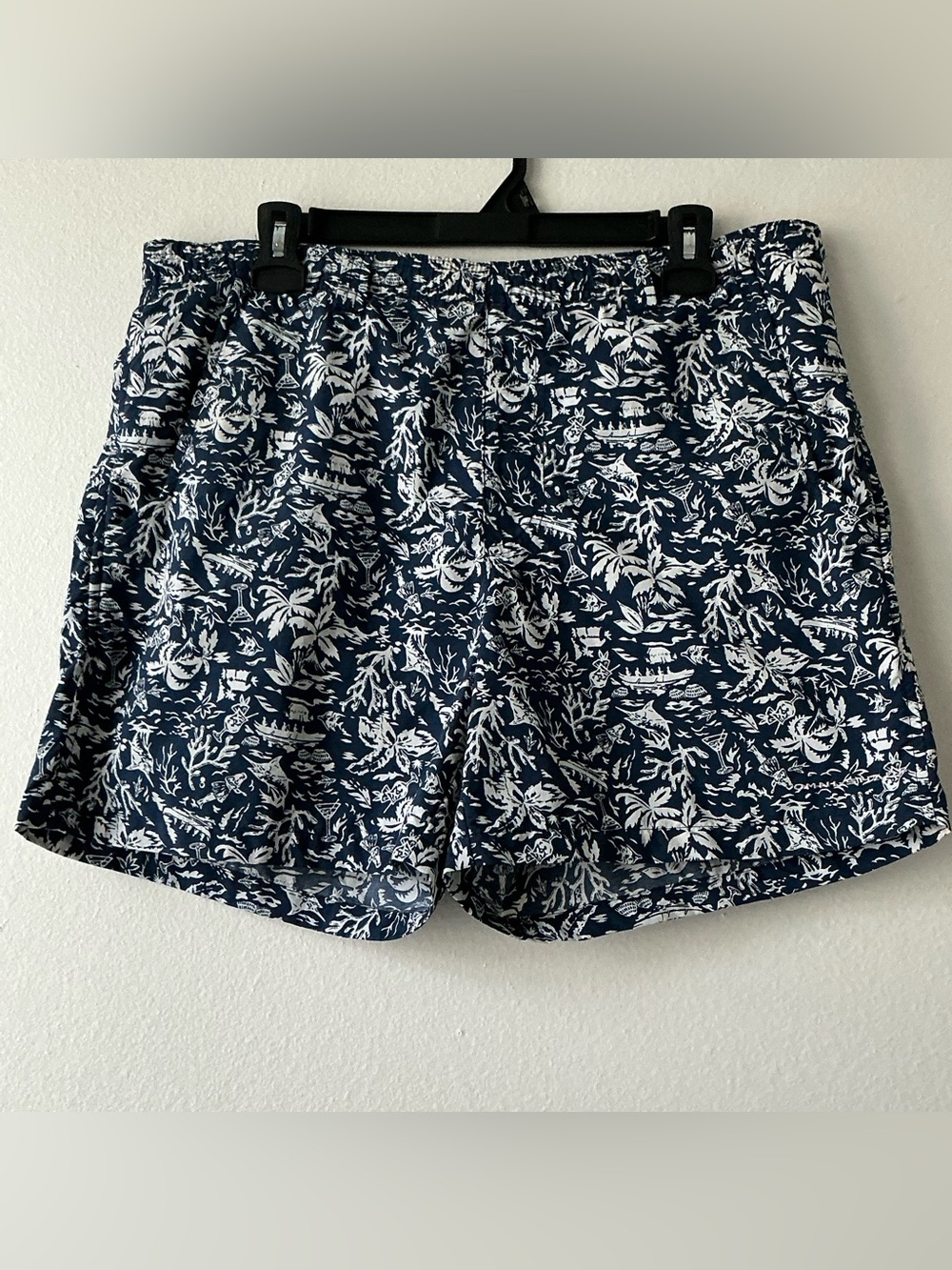 Columbia PFG Womens Shorts Navy Blue Tropical Print Fishing Activewear S